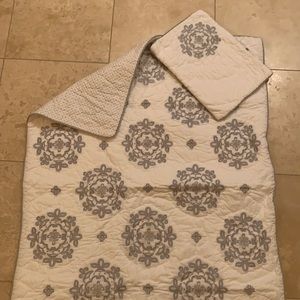 Pottery Barn Kids Toddler Quilt and Sham